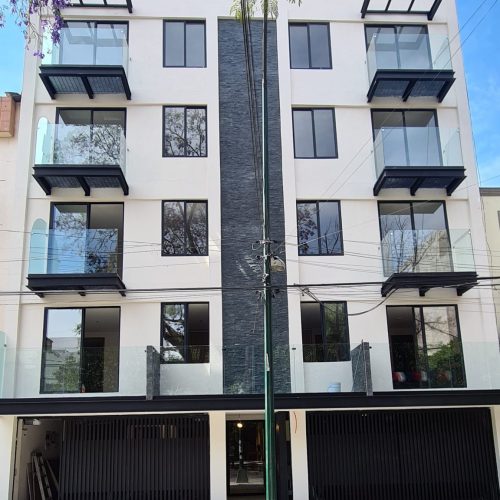 fachadas en vidrio templado y aluminio